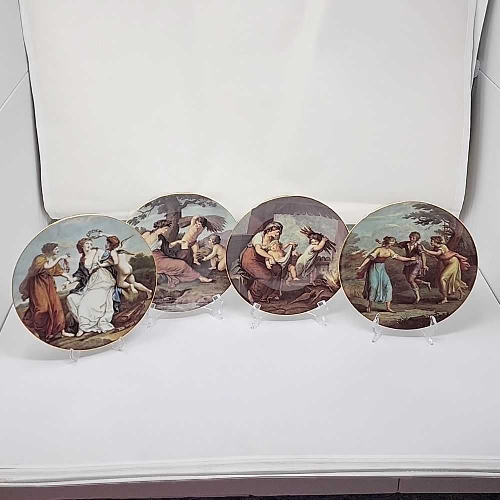 Set of 4 LG Porcelaine T-Limoges Dec a la Main Collectible Plates.
